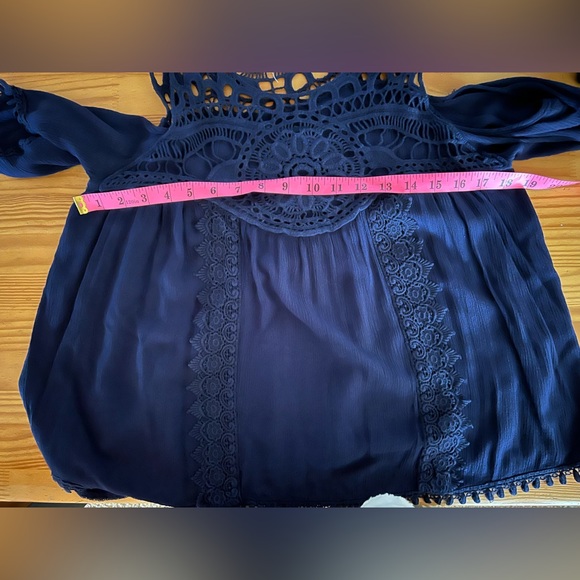 Skylar & Jade Dark Blue Top Size Small - Picture 7 of 7